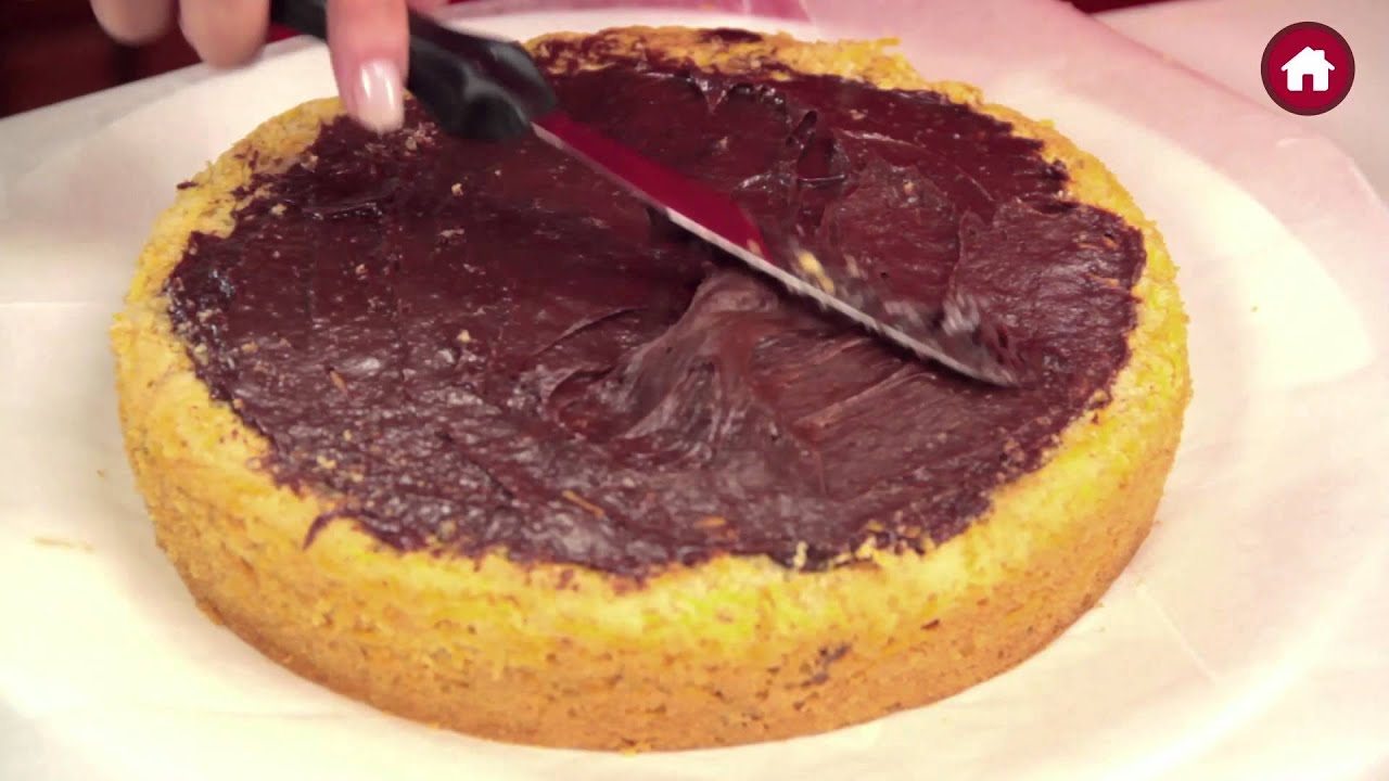 Cómo decorar un pastel con Betty Crocker