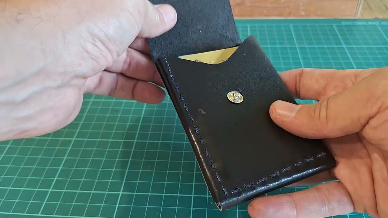 Billeteras minimalistas en cuero vacuno. Modelos pensados para la simplicidad y el espacio