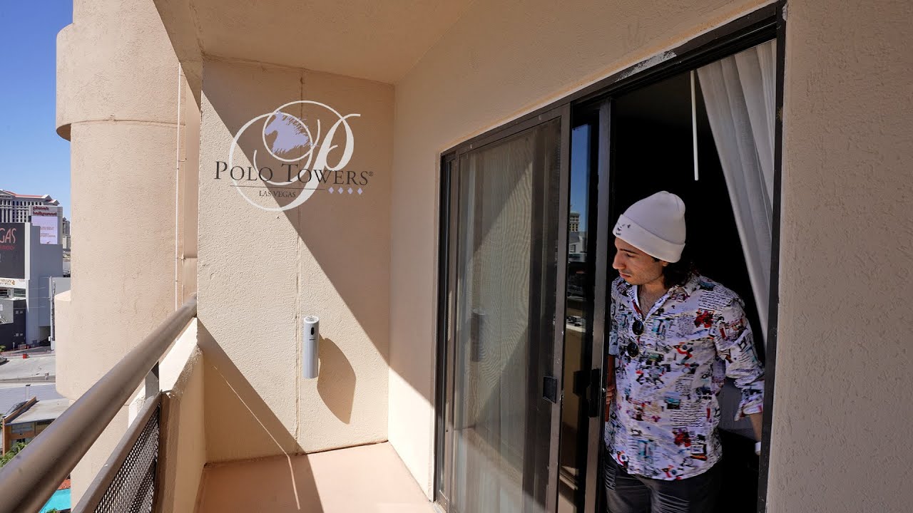 Inside the Polo Towers Hotel in Las Vegas! (THE CHEAPEST ROOMS WITH A BALCONY!!!)