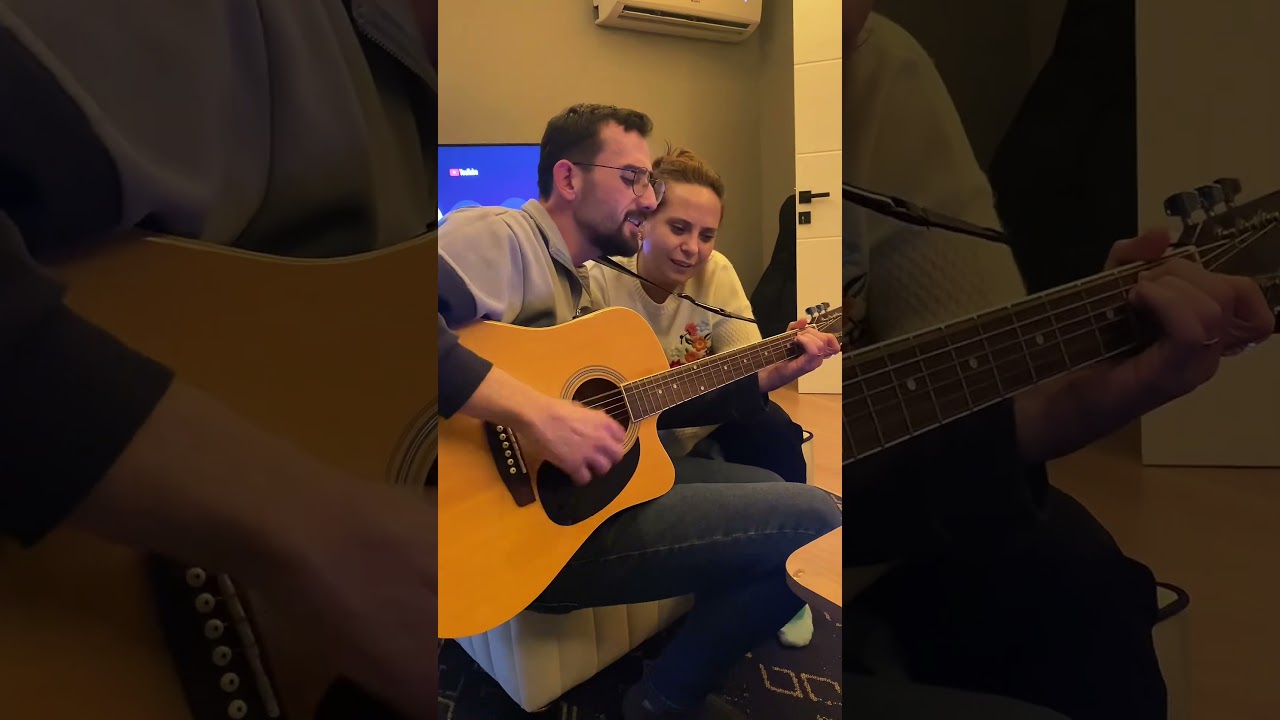 Nayino 🎸 | Gitarla Canlı Performans (Shorts) #akustik #gitar #cover #canlıperformans #shorts