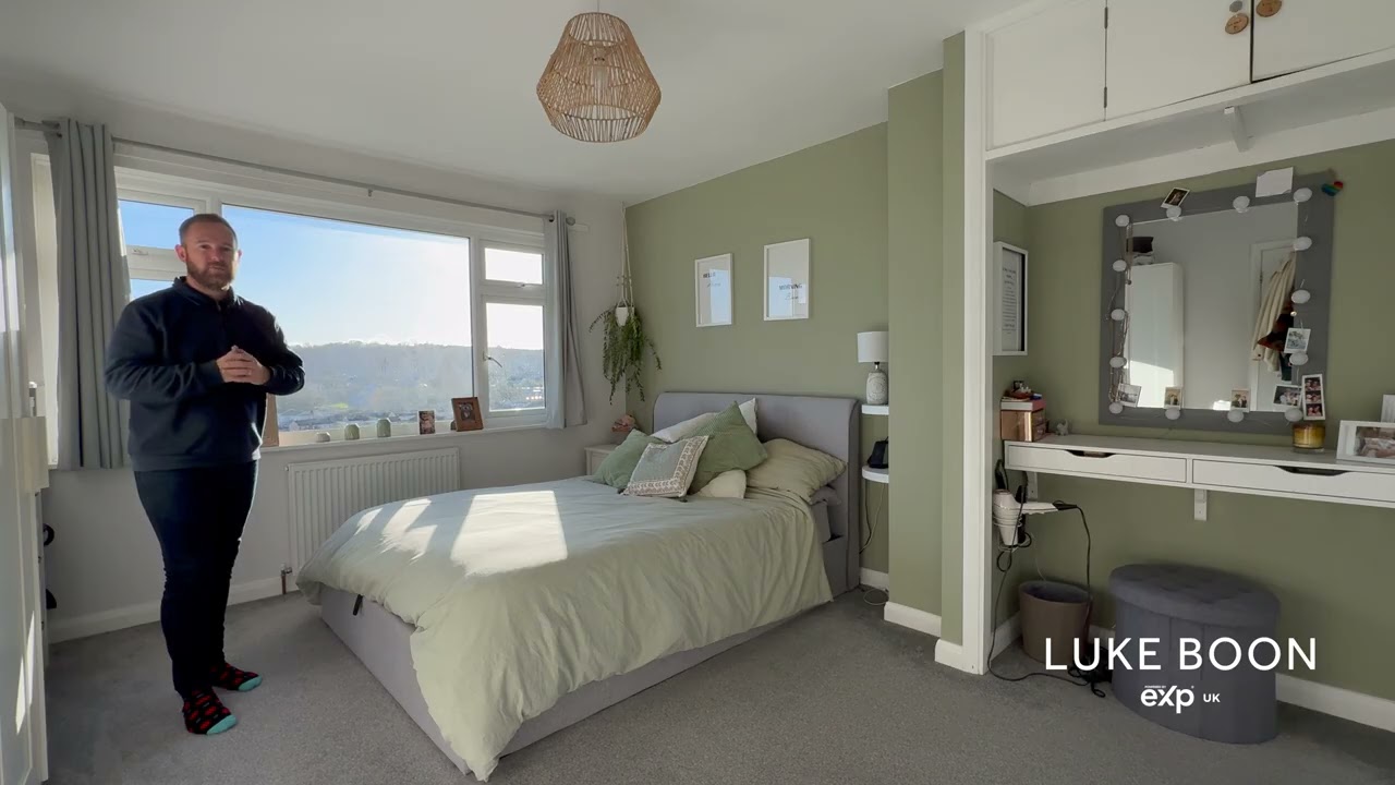 South View Park, Plympton - Superb three double bedroom family home located in a quiet cul-de-sac
