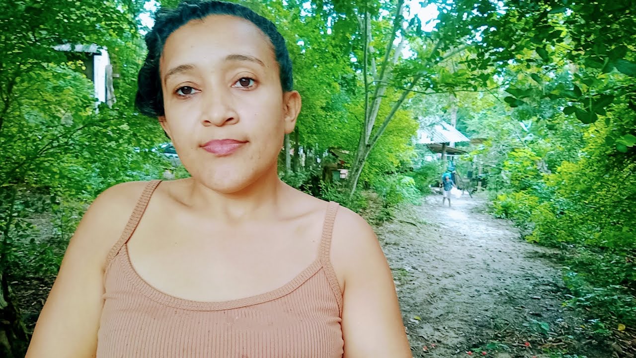 Fomos tirar o cacho da bacaba mais não está boa 