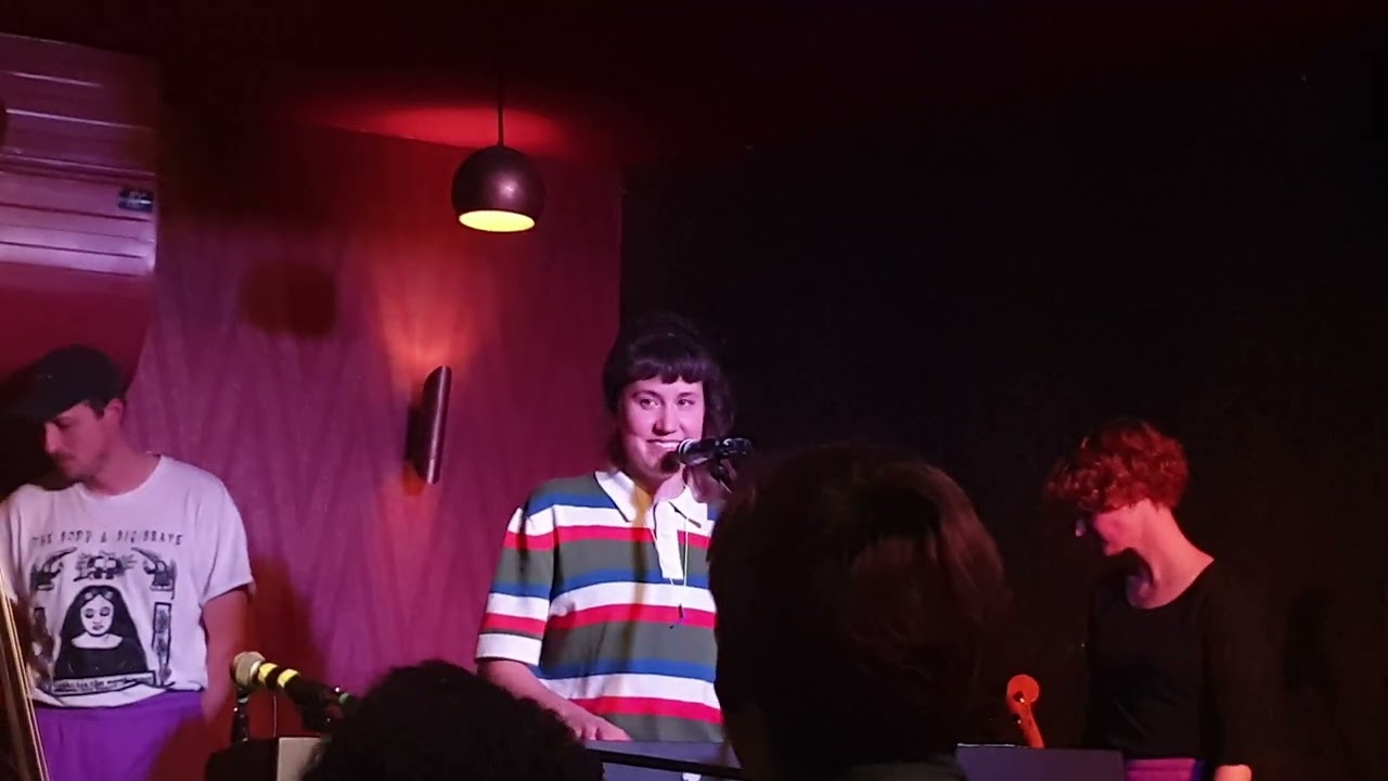 Fritzi Ernst live 4k (Berlin, 09.10.2022)