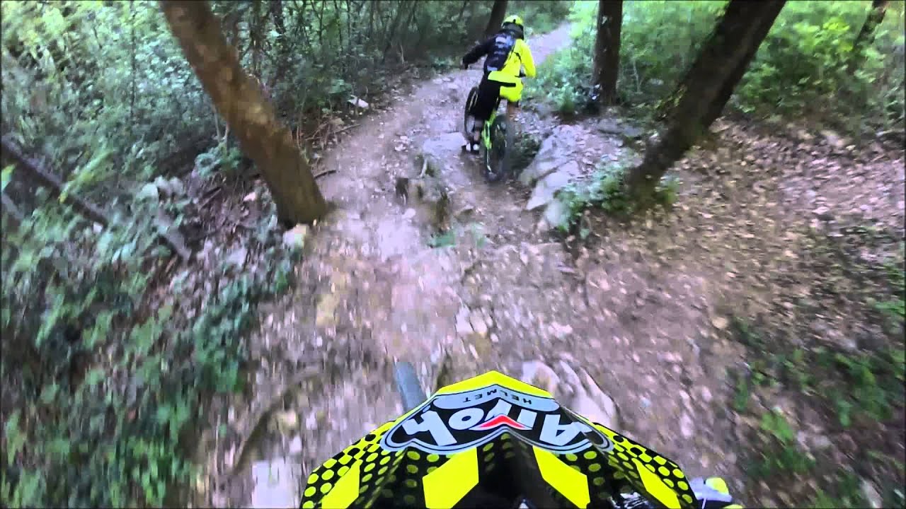 Maresana downhill bikers petosino