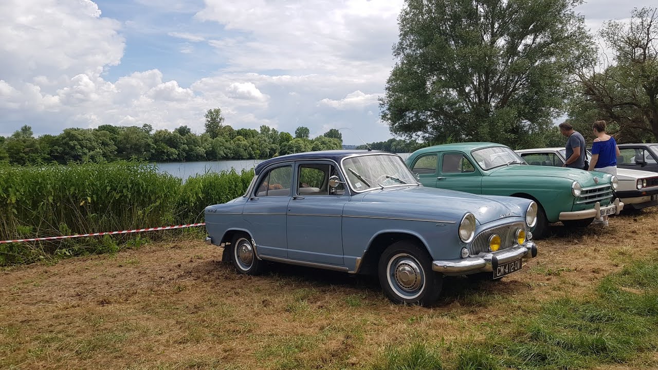 Rassemblement de véhicules anciens à Saint Georges de Reneins (69), France | 10.06.2023