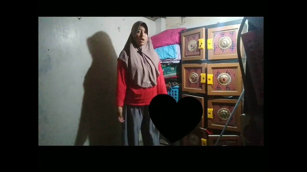 Vlogke2,,bersih bersih kamar Almarhumah ibu mertua,,,horor nggak ya?