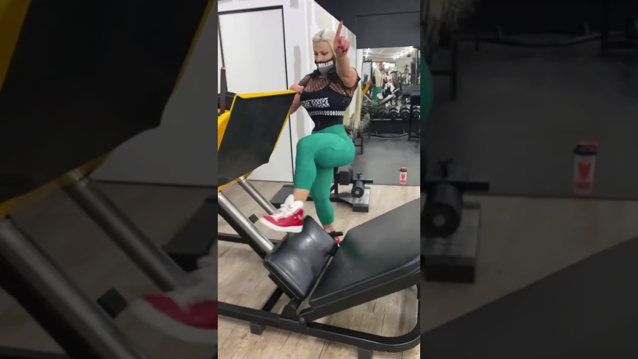 Female Bodybuilder Anne Luise Freitas Leg Workout | Simply Bodybuilding