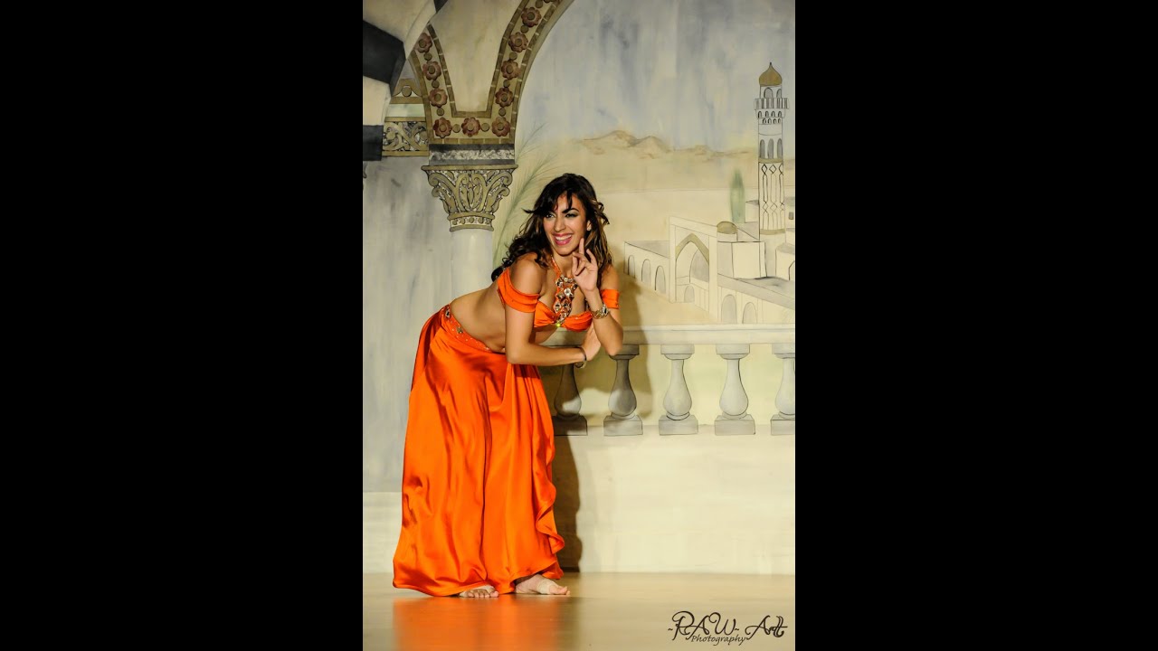 Jennifer Belly Dancing to Leylet el Hob + Drum Solo at Belly Dance Masters 2014!