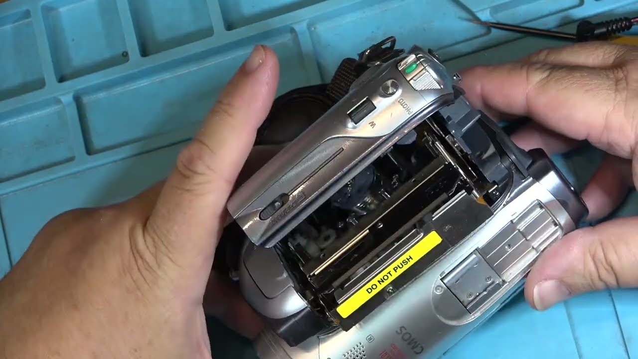 Canon HV20 HDV camera playback cuts out and chews tape