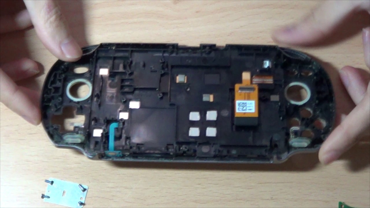 Desmontar y cambiar la pantalla a una PS Vita