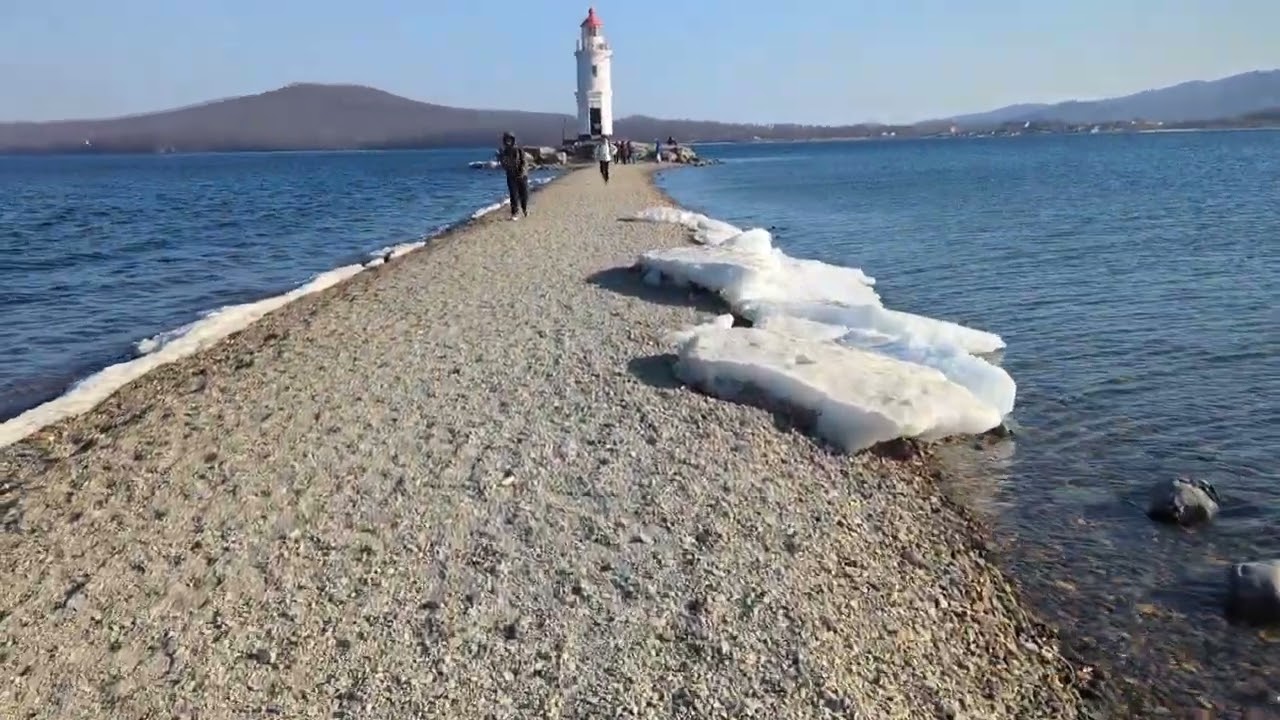 Прогулка на  маяк Токаревского, сильный ветер, плохо слышно.