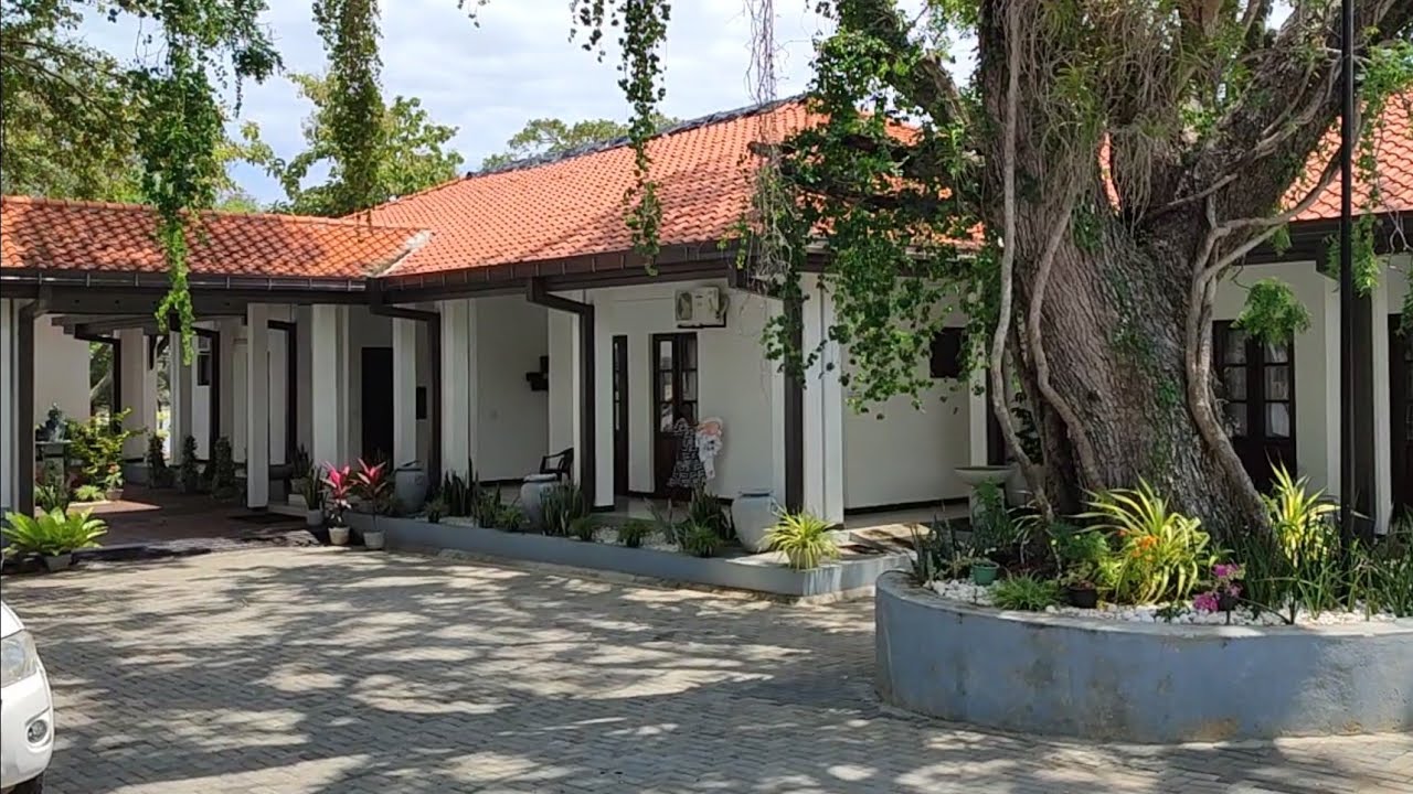 Kalawewa Mahaweli Circuit Bungalow.(Sri Lanka)