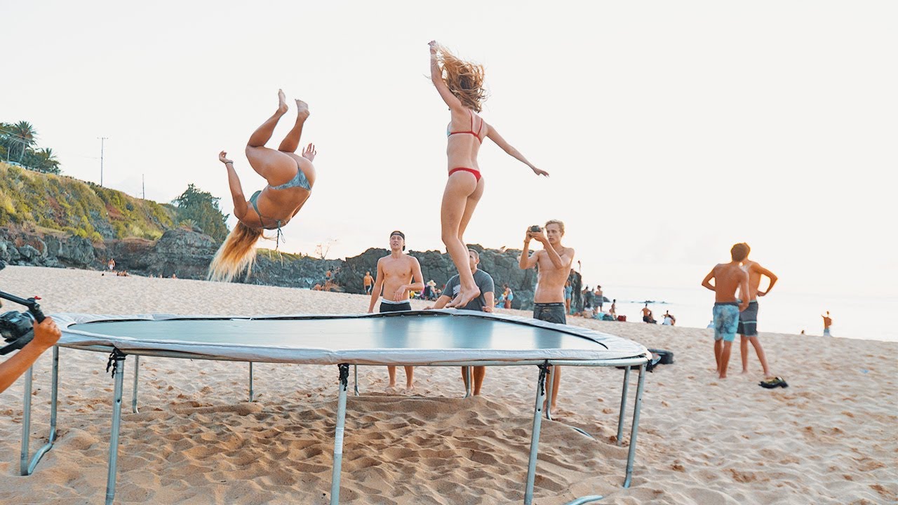 HAWAII: TRAMPOLINE ON THE BEACH!!