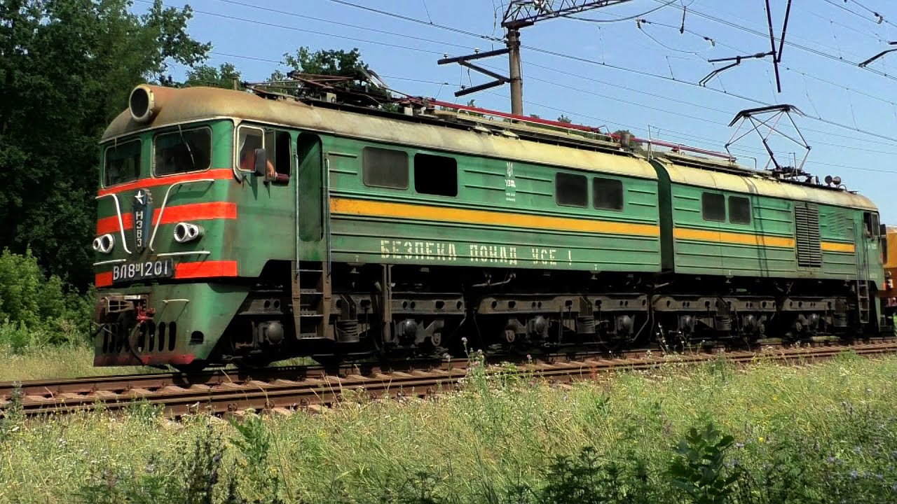 413. [УЗ] ВЛ8м-1201 с хоз.поездом
