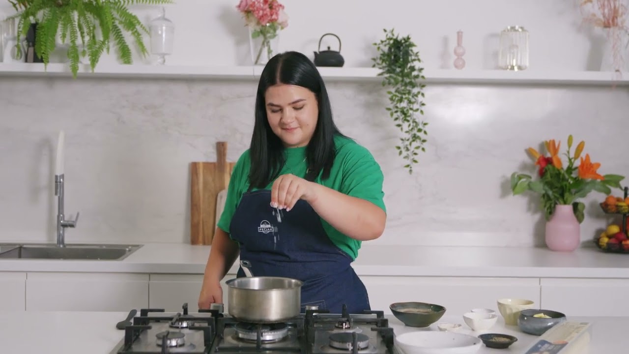 Pekarna Pecjak Evo z Evito  Borovnicev strudelj s timijanom Recept