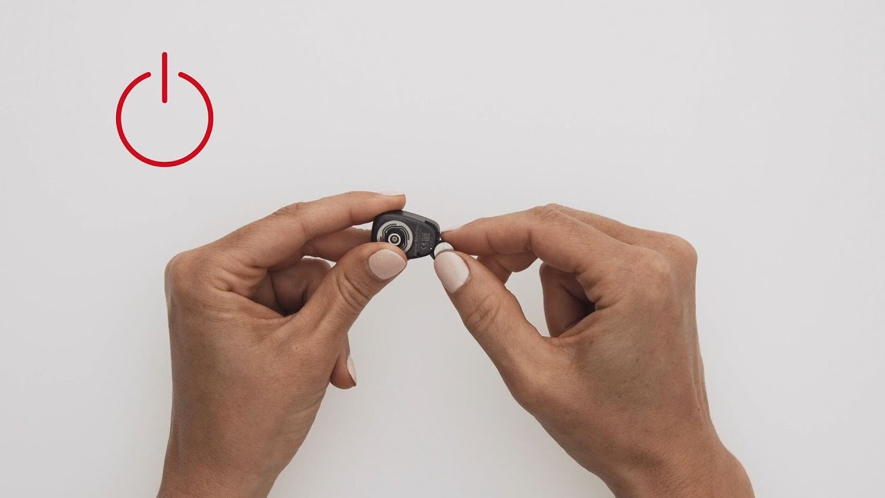 Change the battery on your Cochlear™ Baha® 6 Max Sound Processor