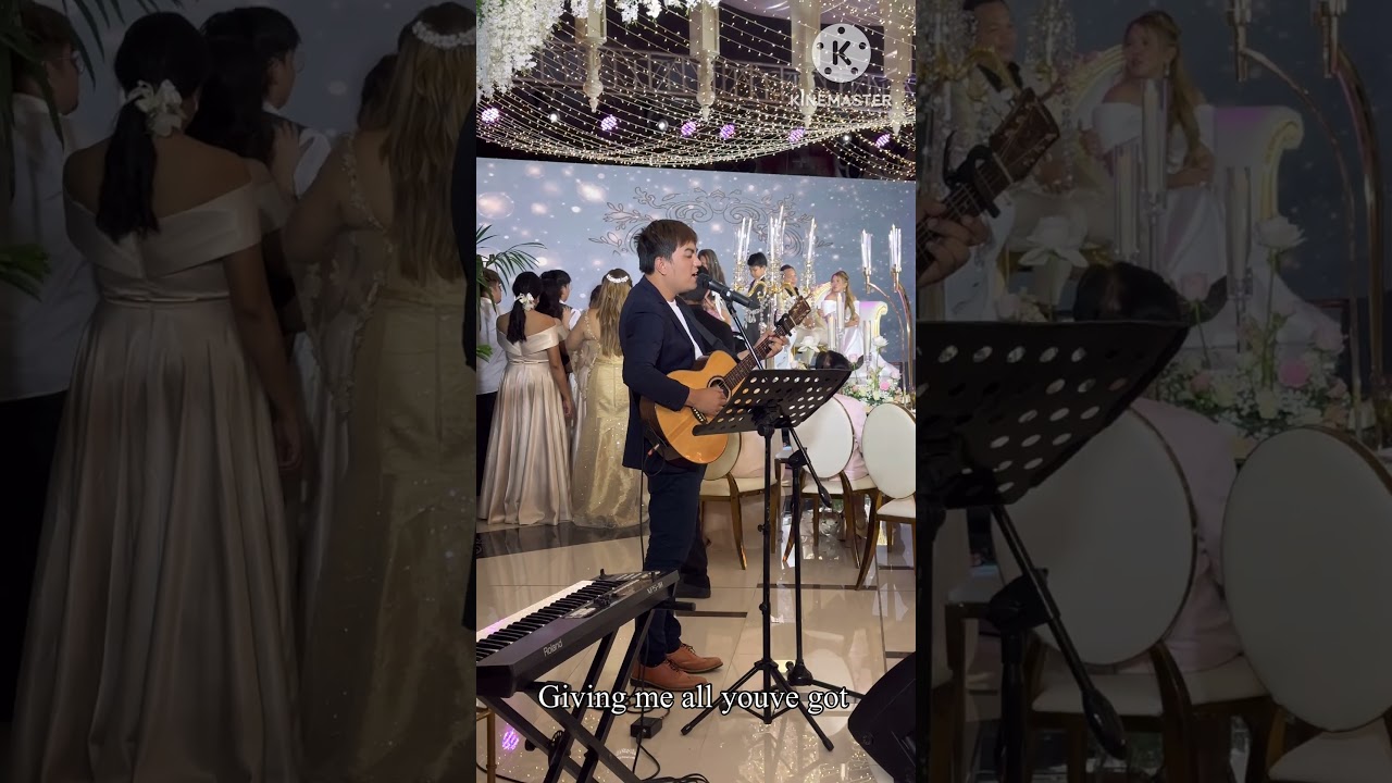 I try to sing a duet song in a wedding and wait for their reaction #shorts #wedding #viralvideo