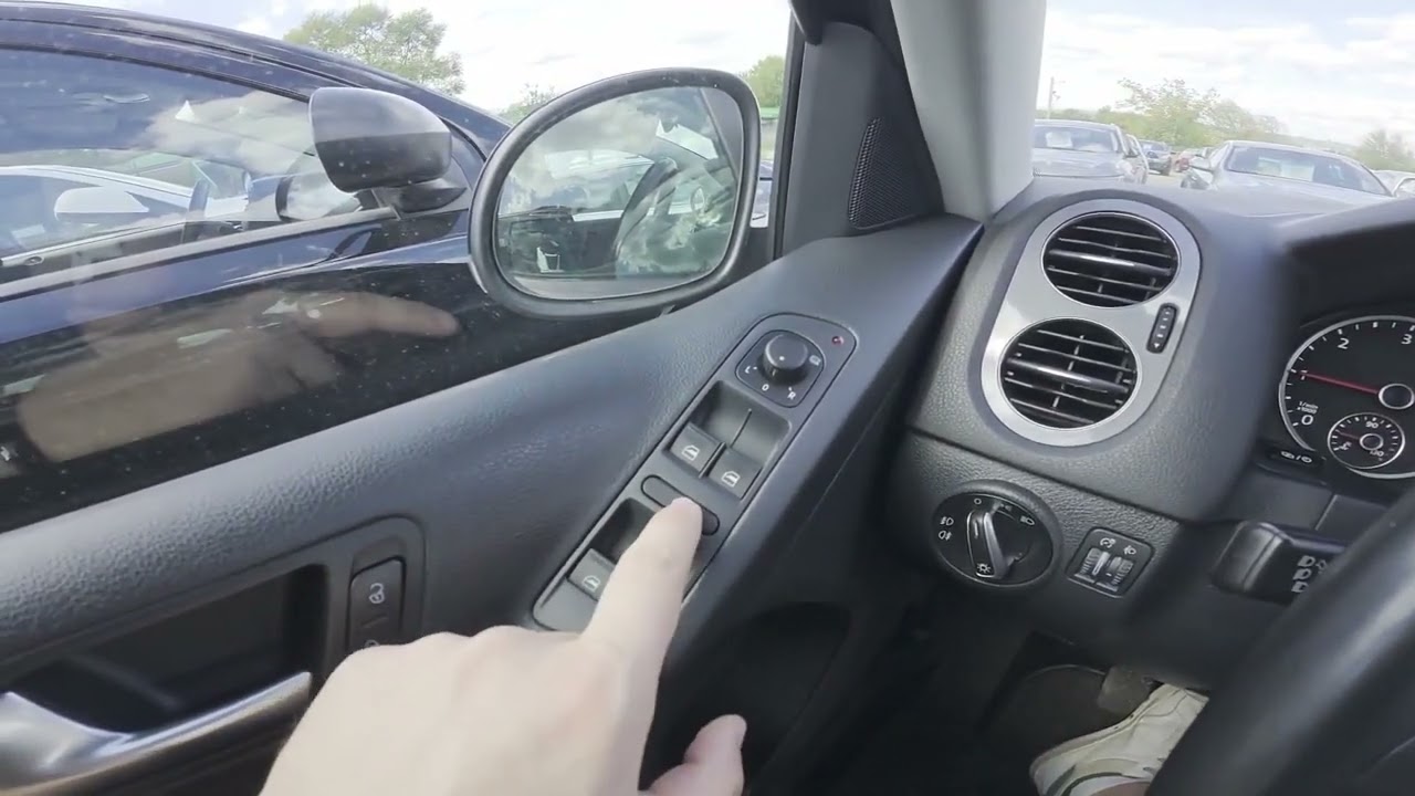 Volkswagen Tiguan I (2007–2016): Seitenfenster verriegeln & entriegeln – so geht's