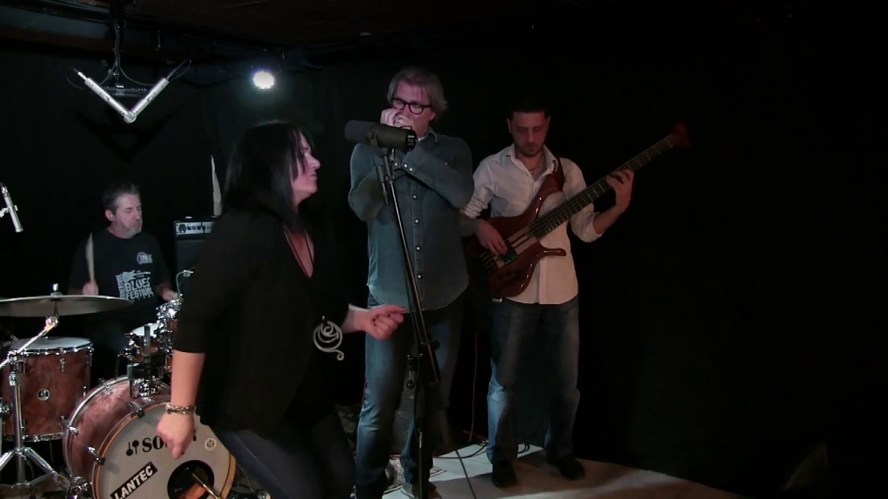 Elgin Movement - Before you hit the ground - live in studio