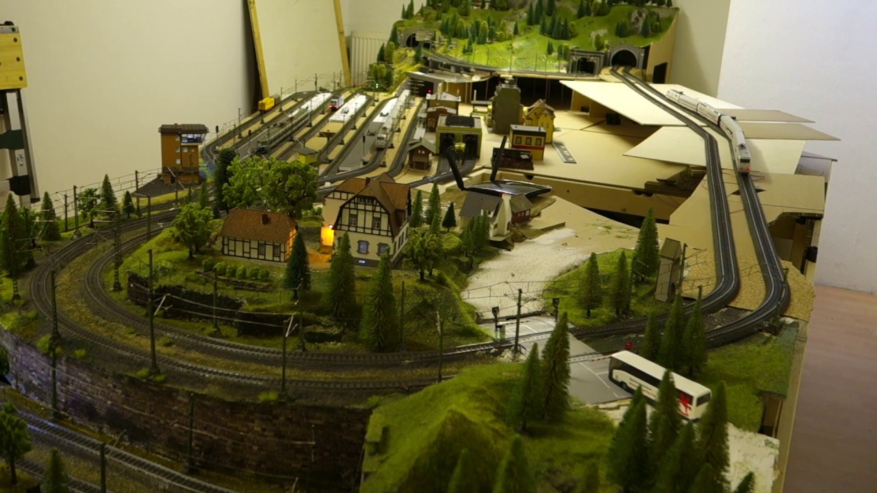Märklin H0 Anlage - digitale Steuerung der Modelleisenbahn im Automatikbetrieb