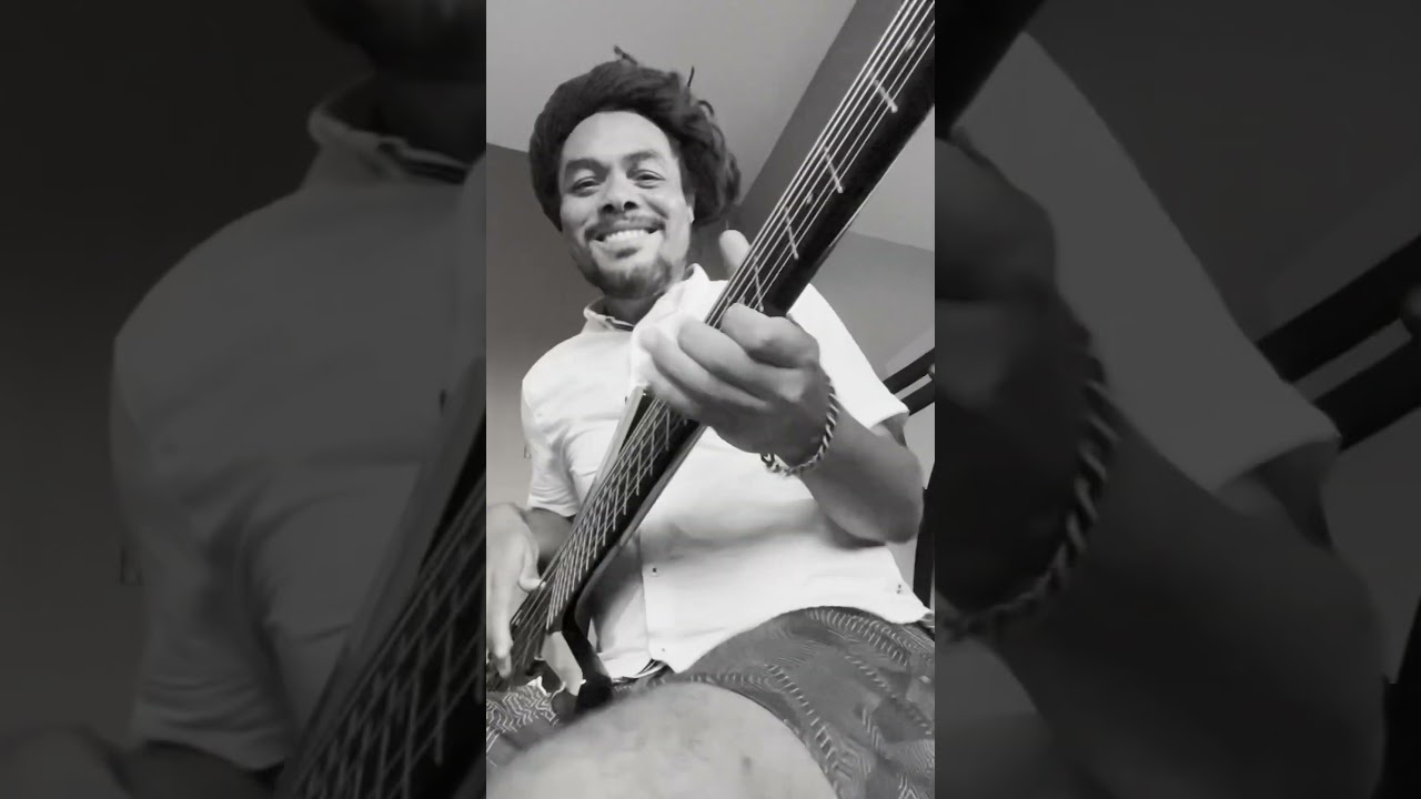 Holding a vibz with one of my favorite songs #whensomebodylovesyouback #bassinnayuhface