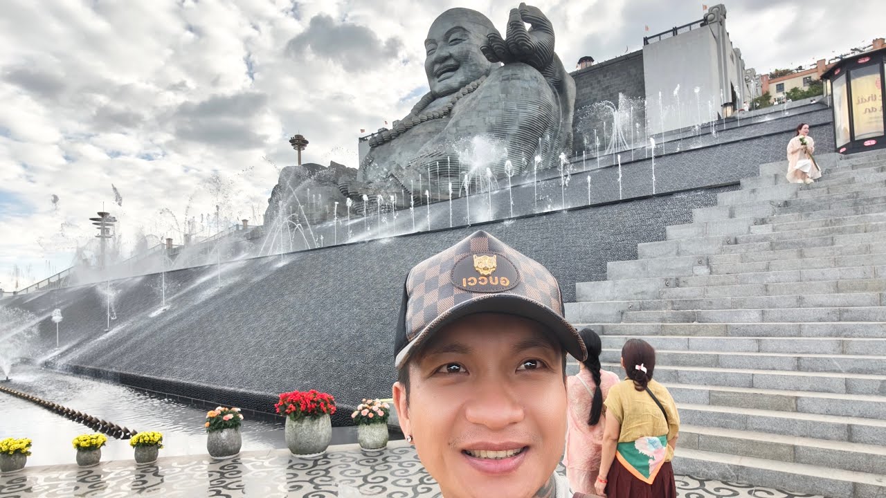 Tròn Tròn TV đang phát trực tiếp!