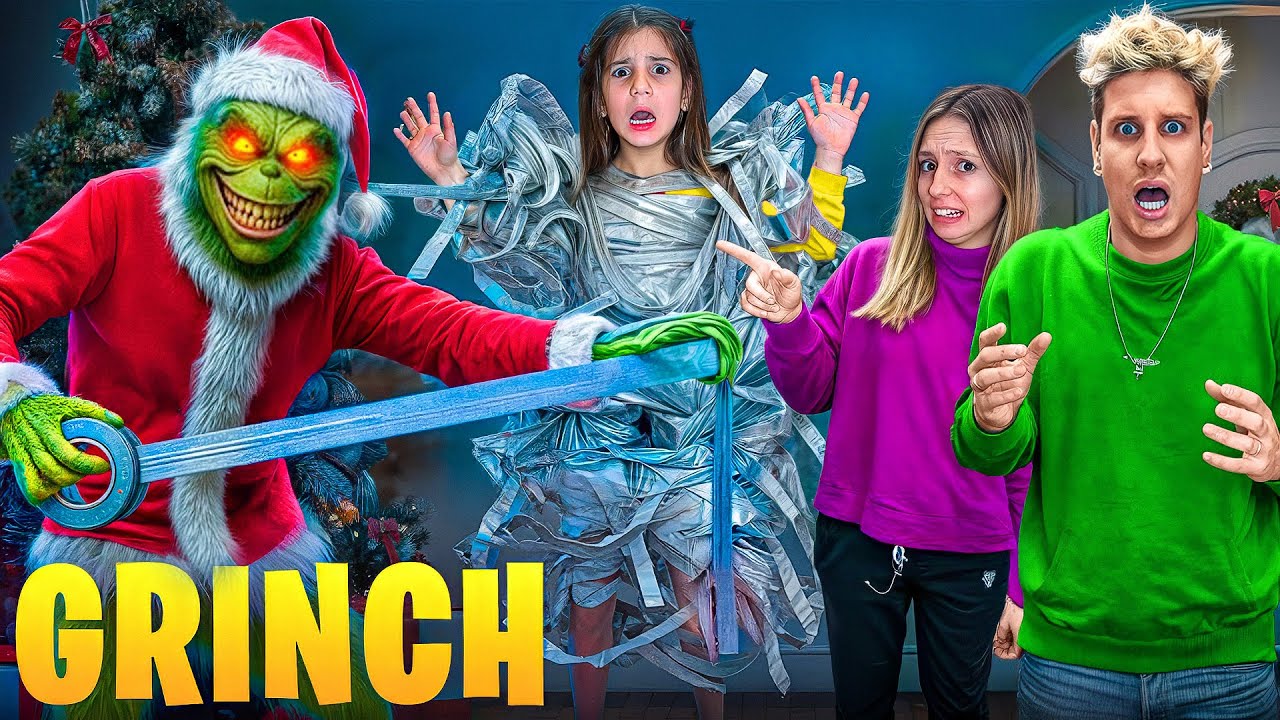 IL GRINCH INTRAPPOLA AURORA E RUBA LA LETTERINA DI BABBO NATALE! PAP&Agrave; MIKE LO SCOPRE E LA SALVA!