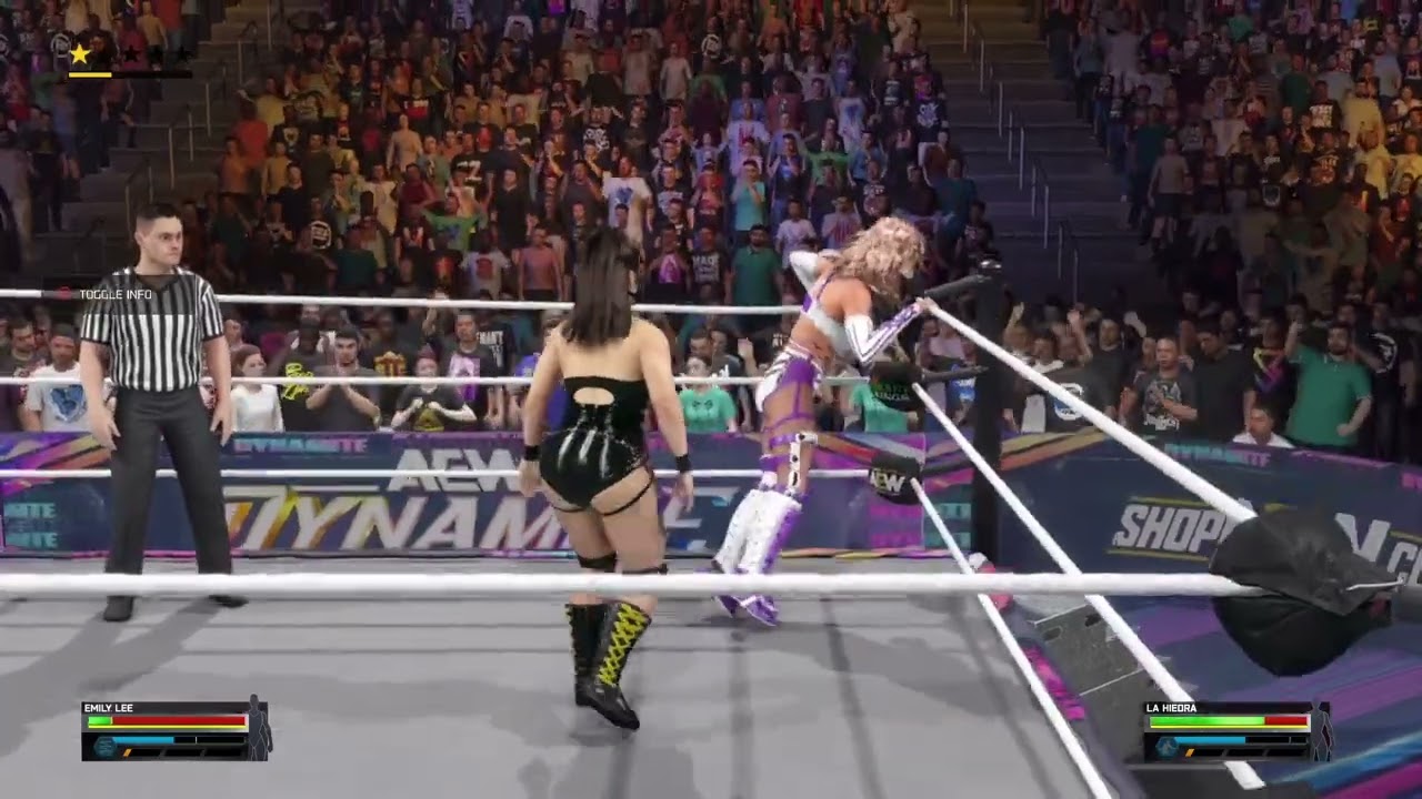 La Hiedra vs Emily Lee