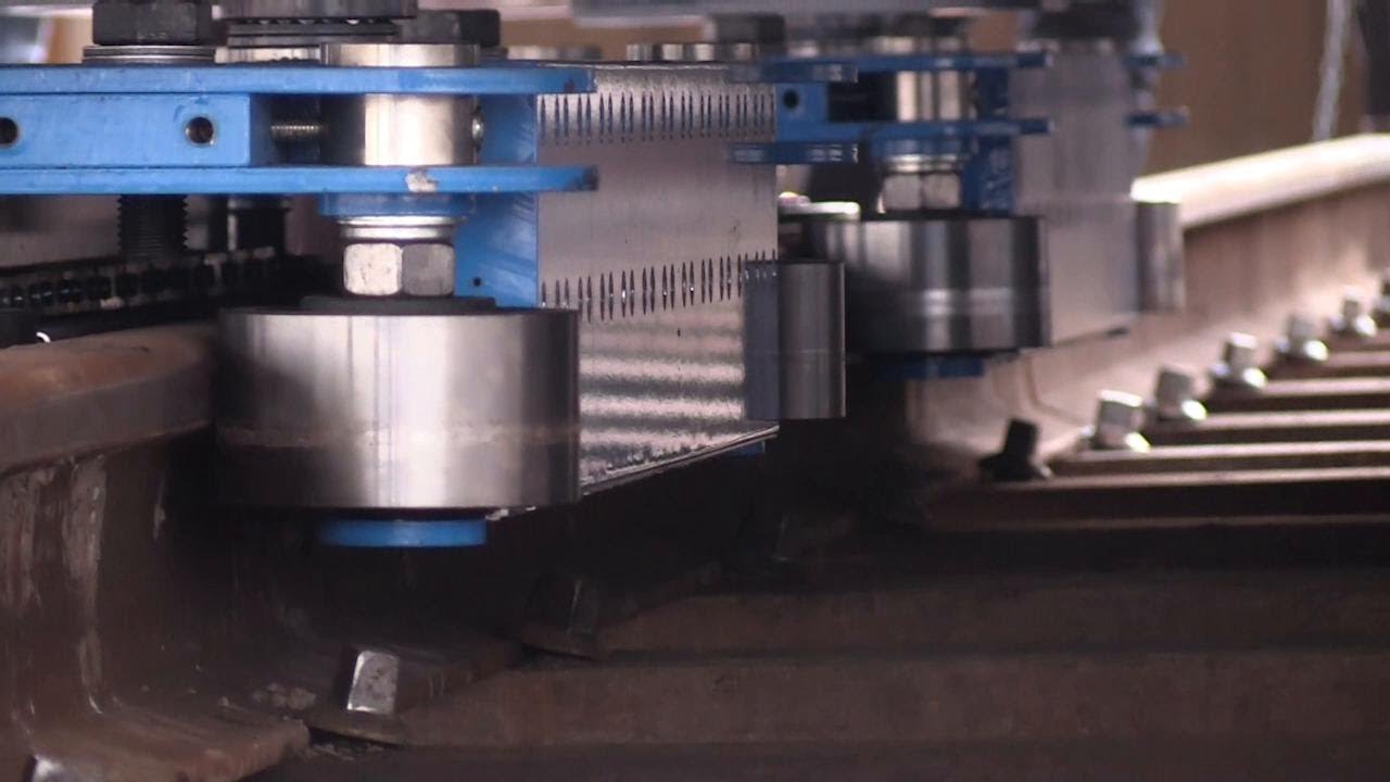 La tecnologia italiana che fa volare treni, metro e tram: levitano sui binari senza elettricità