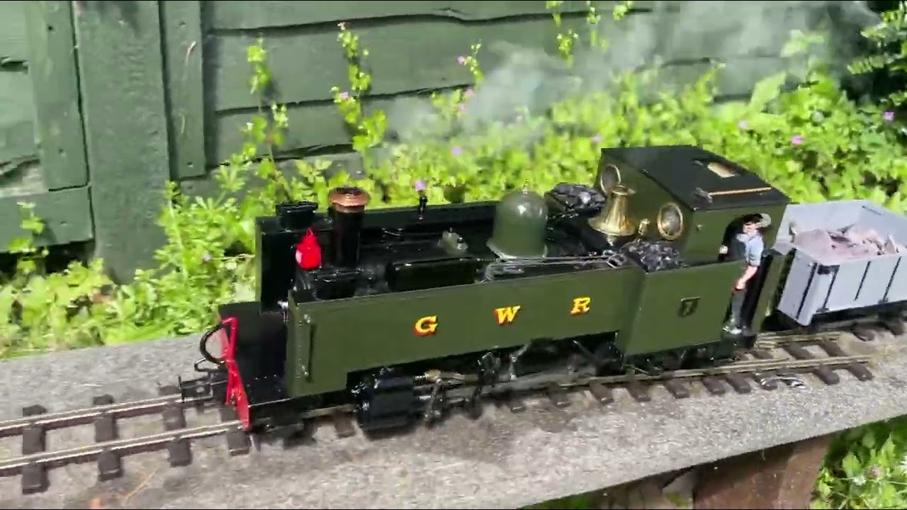 Testing the new passing loop and welcoming the first visitor to the 16mm Monkton Vale Light Railway