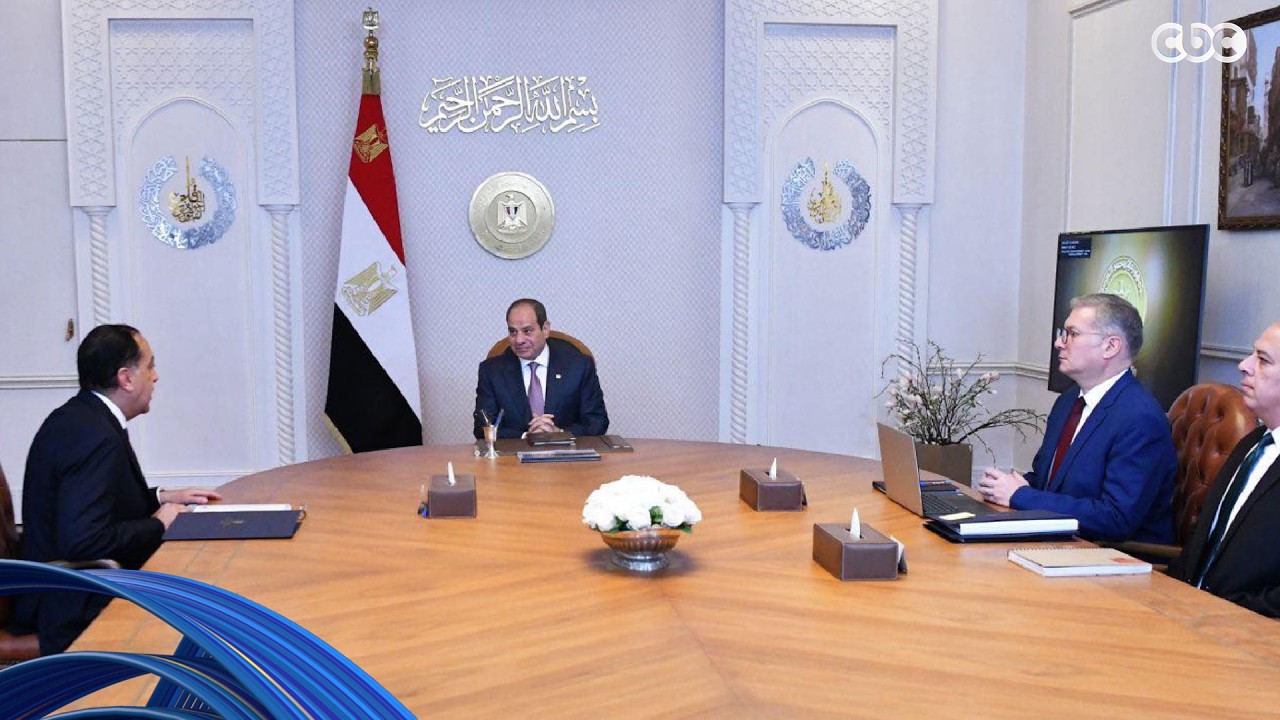 الرئيس عبد الفتاح السيسي يجتمع برئيس مجلس الوزراء ووزير البترول والثروة المعدنية