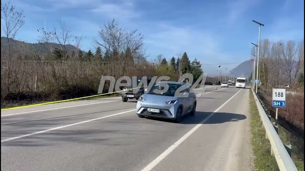 Aksident në aksin Korçë-Bilisht/ U përplas nga një makinë, ndërron jetë këmbësori. Pamjet e para