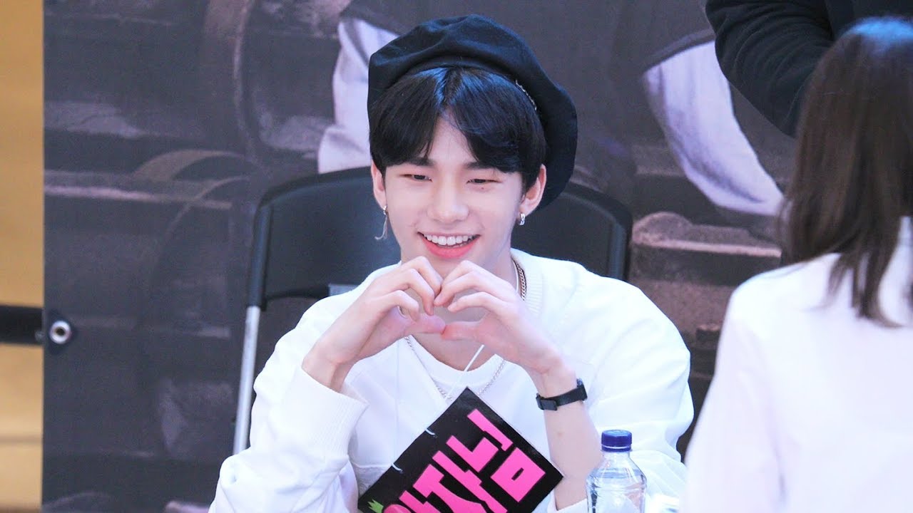 스트레이키즈(Stray Kids) 현진 팬서비스 모음 (Hyunjin Reaction) [여의도 IFC몰 팬사인회] 4K 직캠 by 비몽