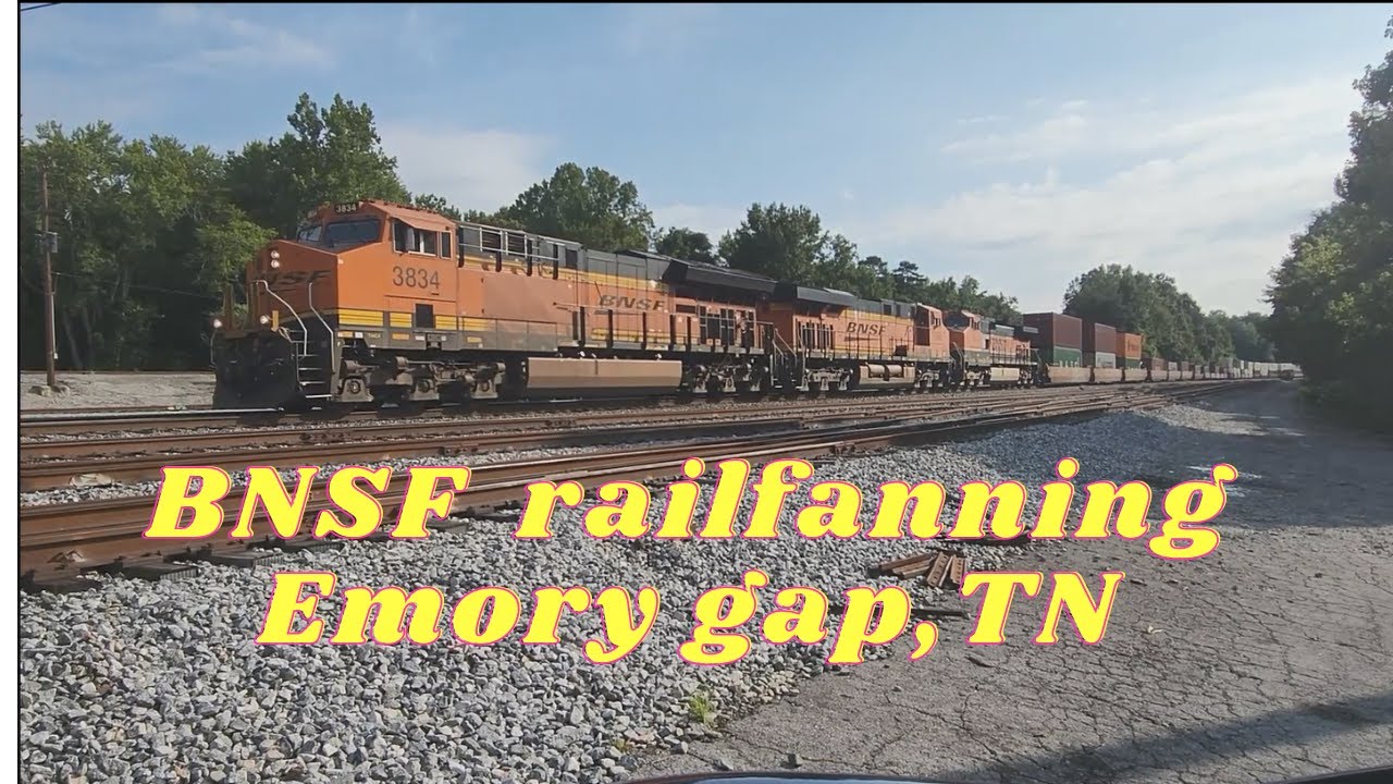 BNSF, Running through Emory Gap, Tennessee . Railfanning.