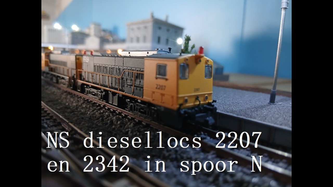 NS locs 2207 + 2342 in spoor N