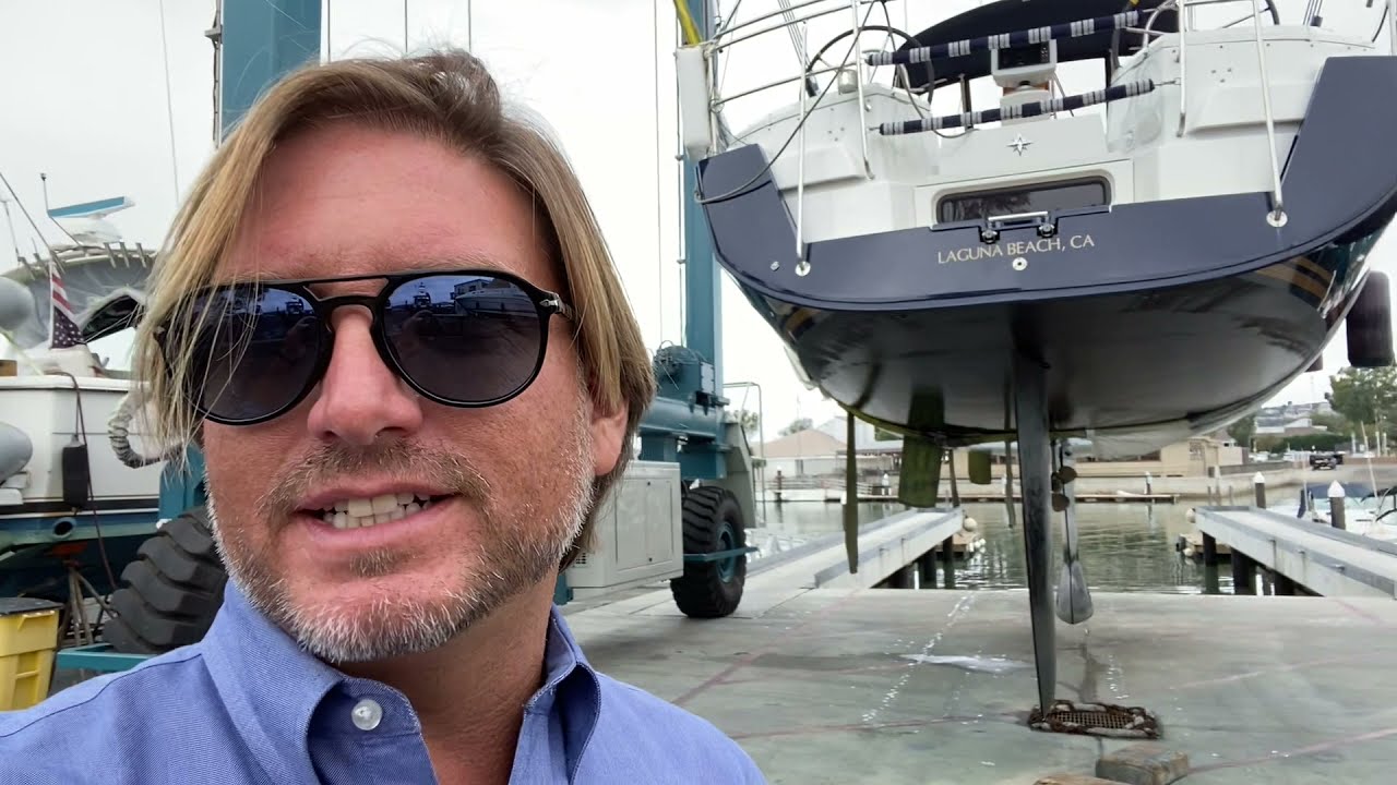 Jeanneau 44 DS Deck Salon Video of the haul out for survey inspection & hull design review By: Ian