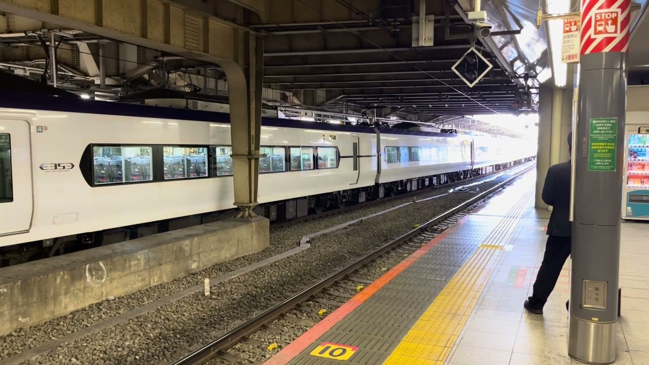 【大宮総合車両センター出場回送✨】JR東日本255系Be-03編成が新宿駅8番線に到着停車するシーン❗️(回8344M) 2026.3.4