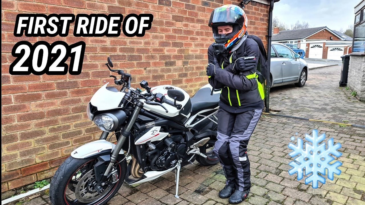 Guess who's back!! // First ride of 2021 on my Triumph Street Triple 765 RS Donald 😊👍