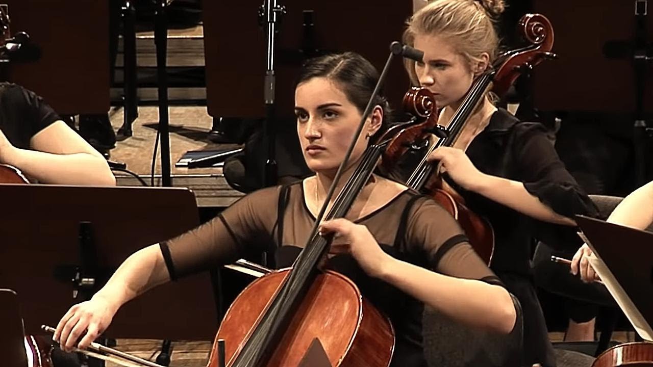 Star Wars – Jedi Orchestra plays  The Throne Room, conducted by Jedi Master Andrzej Kucybała