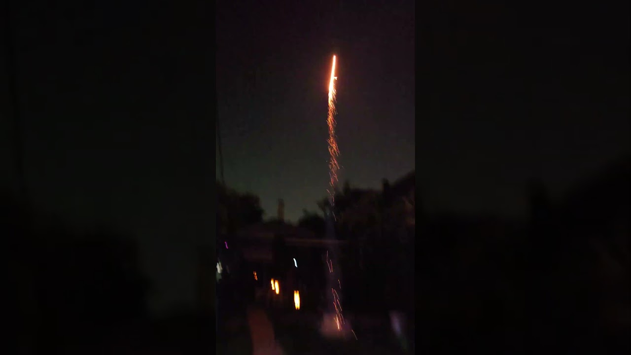 Echo Blast - (Mecha fireworks) strobe 🚀 #pyrotechnica #pyro #fireworks