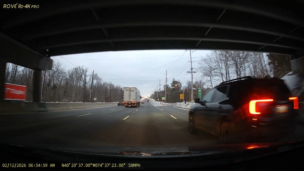 Driver Mistakes #183 - Speeder Recklessly Passes