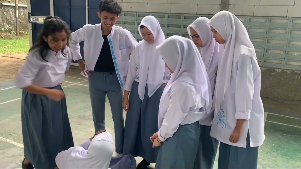 DRAMA MUSIKAL - Bullying, KELOMPOK 3, XII MIPA 1, SMAN 1 GUNUNGPUTRI