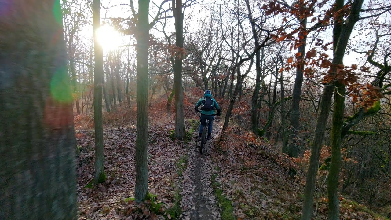 DJI Neo 2 Cycling follow test - Praha - Točná, Závist trails