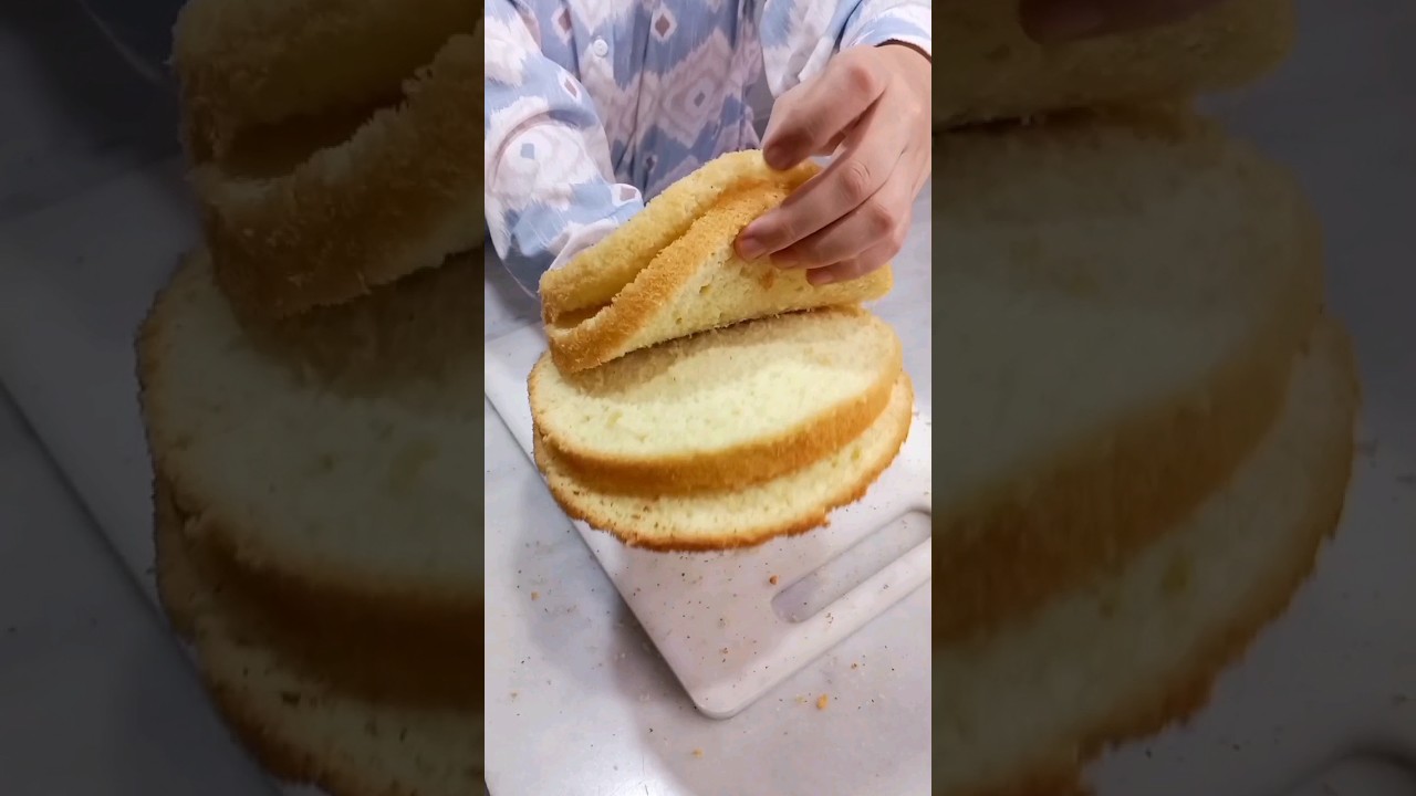 الكيك الاسفنجي بدون محسن جل #cake #shortvideo #spongecake