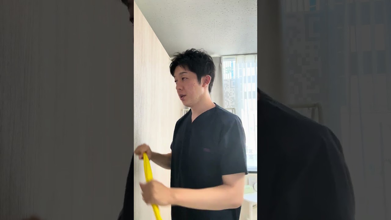 肩甲骨の周囲を安定させるスクワット
