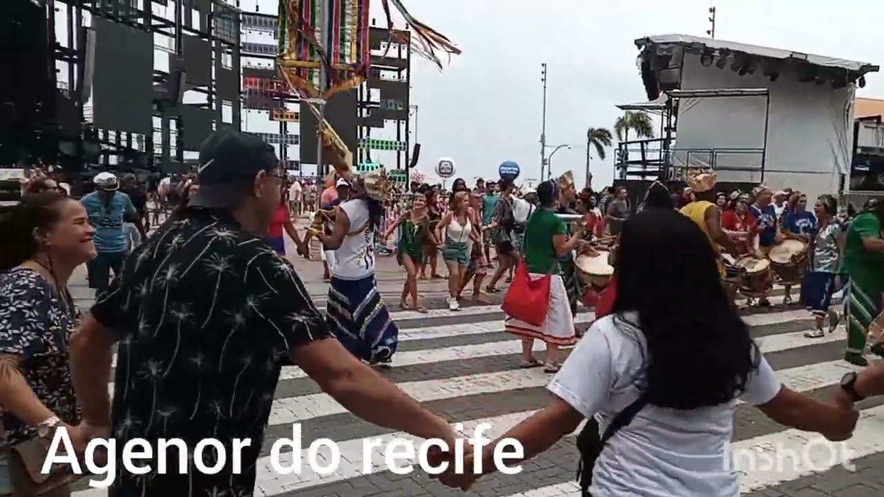 Tem várias brincadeiras nas rua do recife carnaval 2026