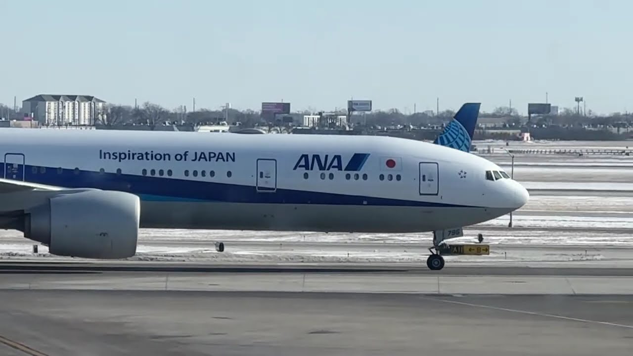 Plane Spotting at Chicago O’Hare Airport | 747, 777, and A350