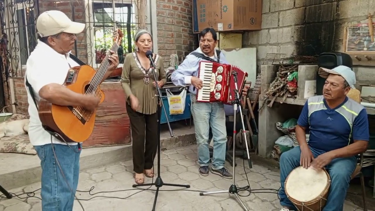SANJUANITO; A mí Madre,Añoranzas del Valle con Cariño.Saludos y abrazos a nuestros seguidores .