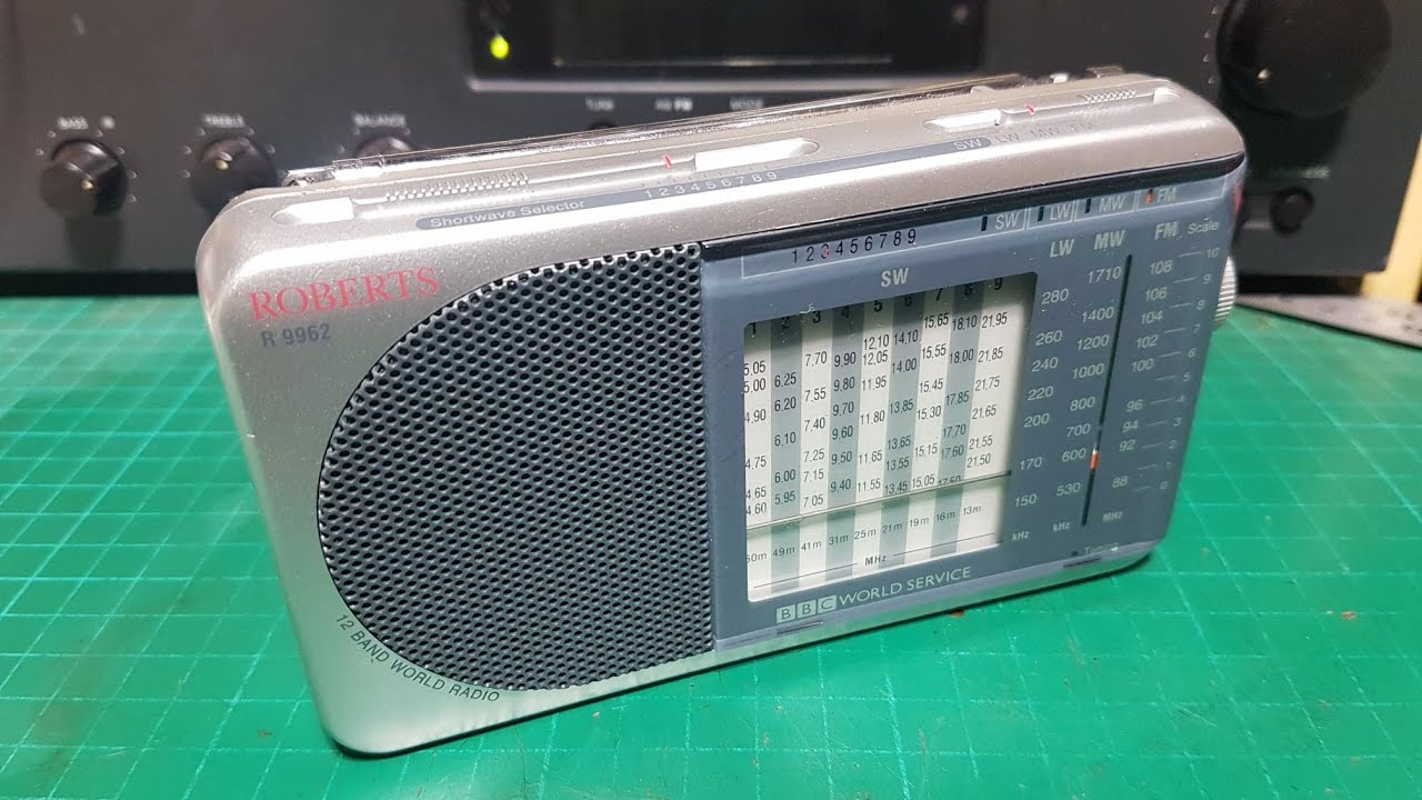 Roberts R9962 Handheld / Pocket Radio - Duraleak Edition