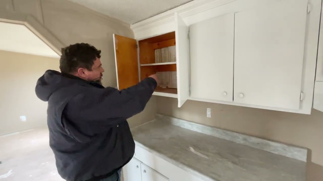Nice Layout in this 1996 Huge Double Wide Mobile Home We Found... But $59k???